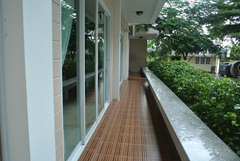 Baan Suan Resort Juree Punsuk Suphan Buri Exterior photo